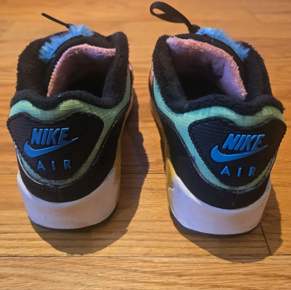 Nike Air Max 90 Sneakers - Picture 2 of 9